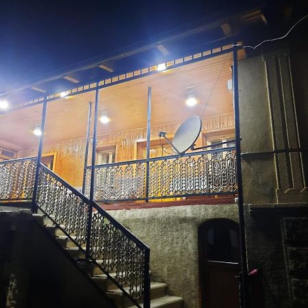 Guesthouse "Megi" Mestia Ngoại thất bức ảnh