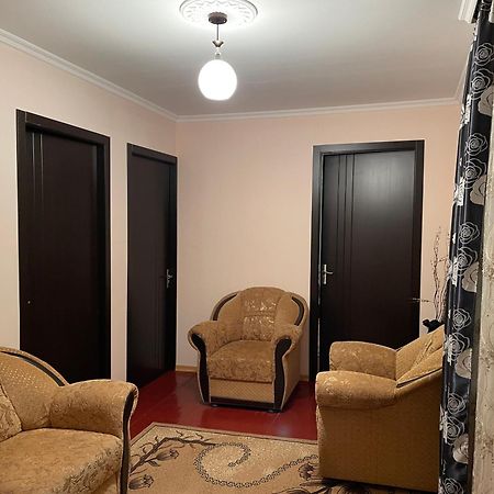 Guesthouse "Megi" Mestia Ngoại thất bức ảnh