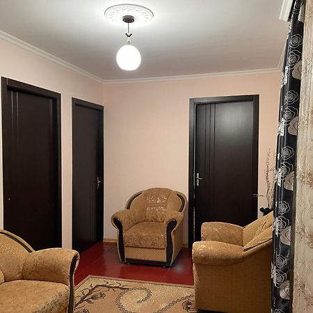Guesthouse "Megi" Mestia Ngoại thất bức ảnh