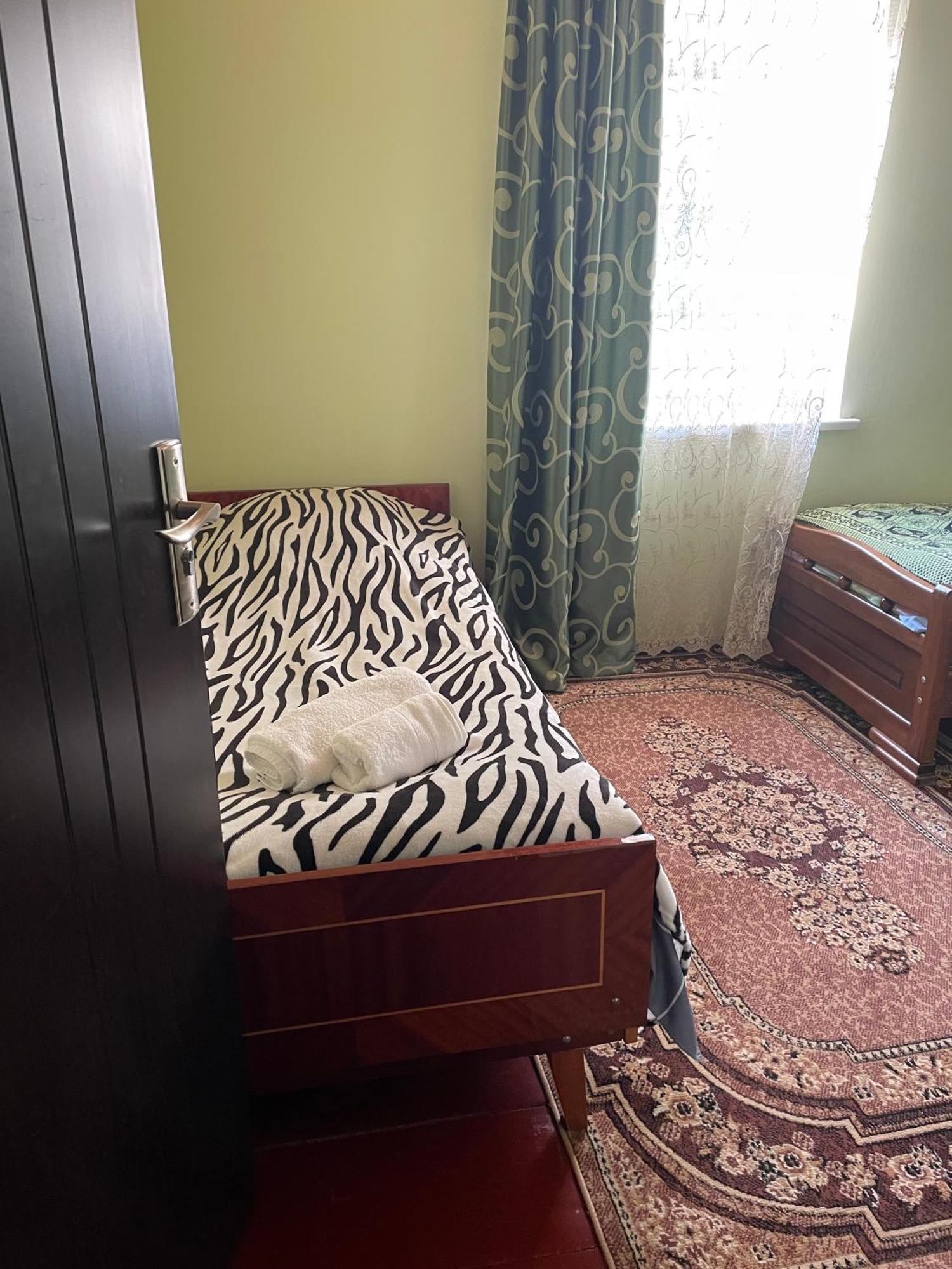 Guesthouse "Megi" Mestia Ngoại thất bức ảnh
