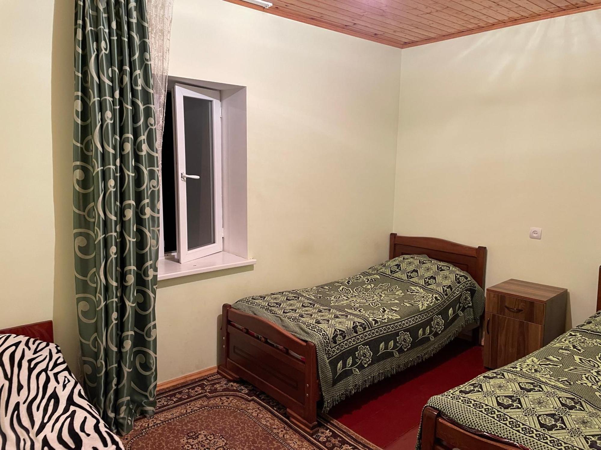 Guesthouse "Megi" Mestia Ngoại thất bức ảnh