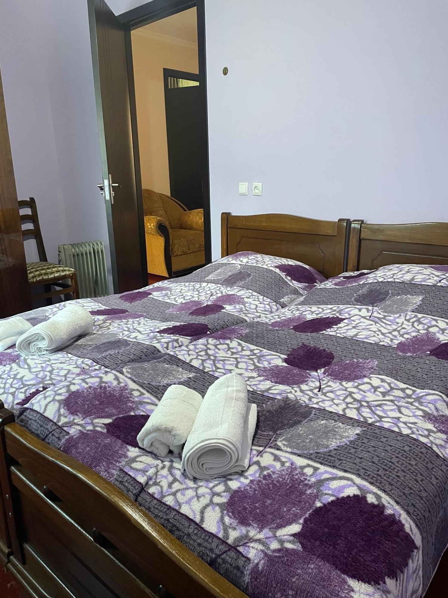 Guesthouse "Megi" Mestia Ngoại thất bức ảnh