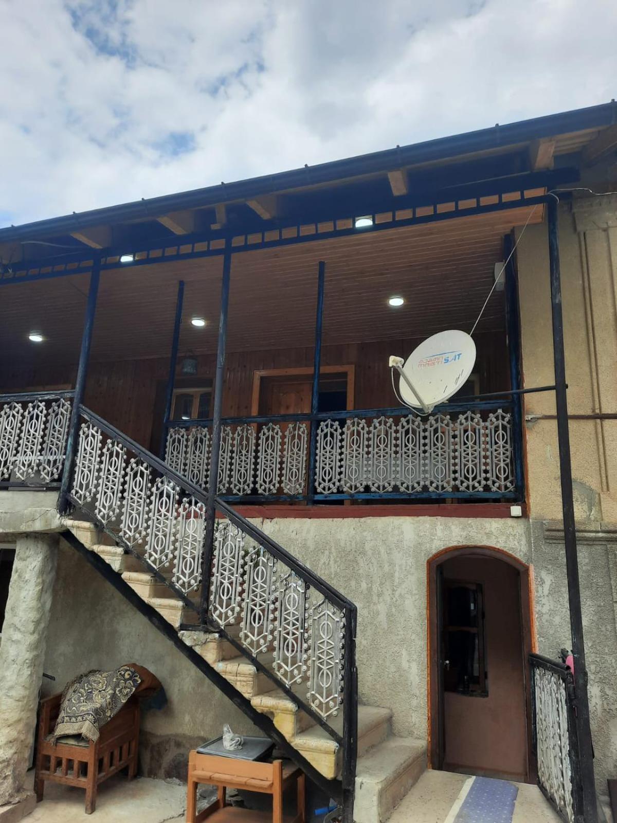 Guesthouse "Megi" Mestia Ngoại thất bức ảnh