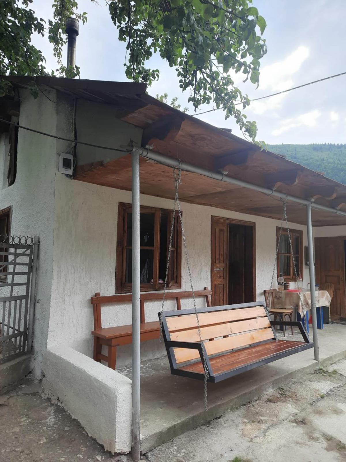 Guesthouse "Megi" Mestia Ngoại thất bức ảnh